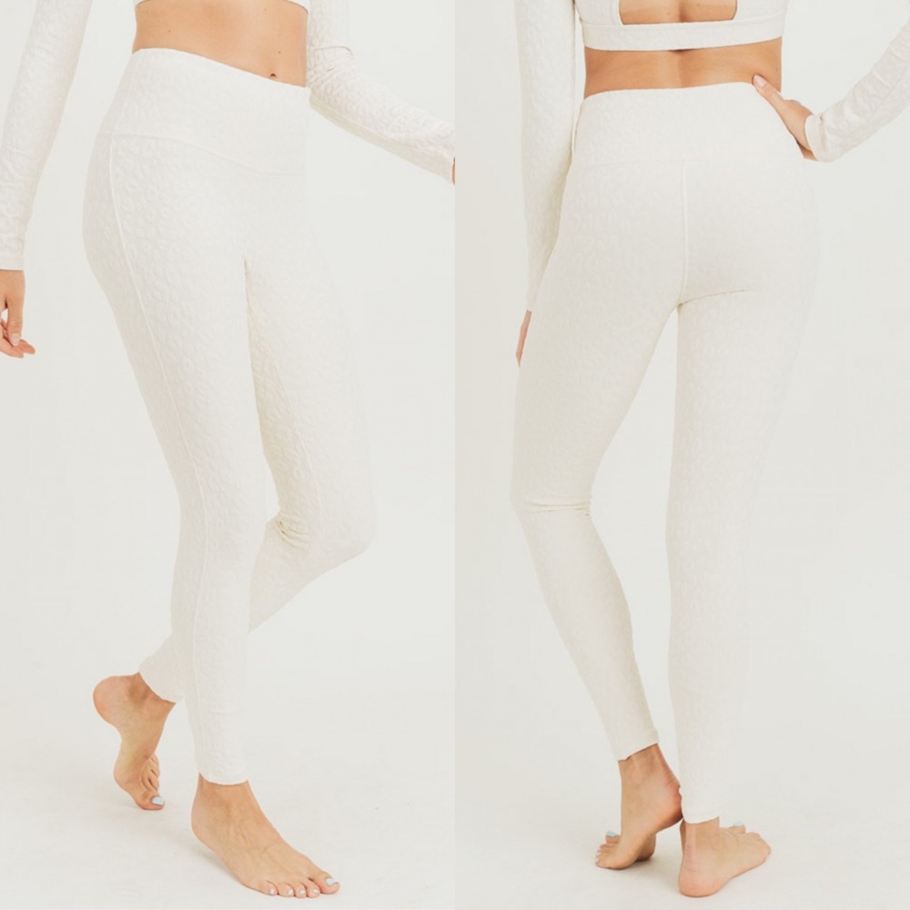 MonoB Textured Leopard Print Leggings